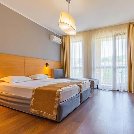 Golden Line Appart hôtel 4*