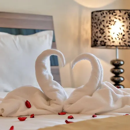 Golden Line Apartahotel 4*