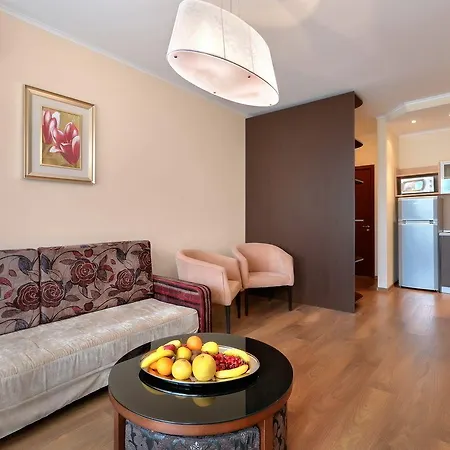 Apartahotel Golden Line 4*