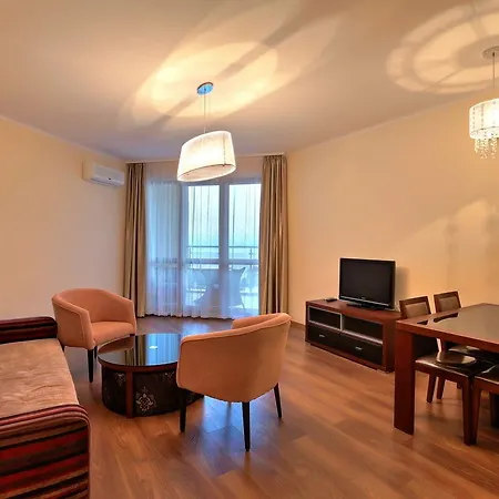 Apartahotel Golden Line 4*