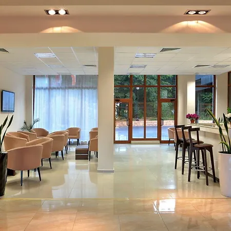 Apartahotel Golden Line 4*