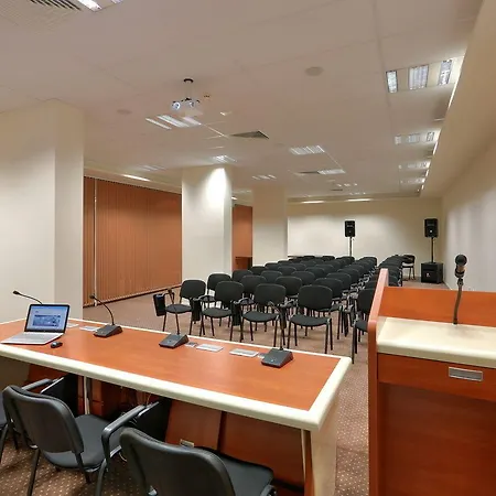 Apartahotel Golden Line 4*