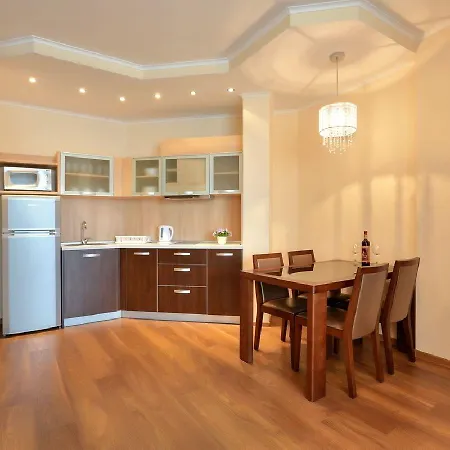 Golden Line Apartahotel 4*