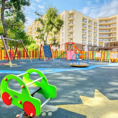 Apartahotel Golden Line 4*