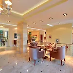 Ξενοδοχείο με διαμερίσματα Golden Line Golden Sands