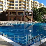 Ξενοδοχείο με διαμερίσματα Golden Line 4*