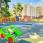 Ξενοδοχείο με διαμερίσματα Golden Line 4*