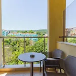 Ξενοδοχείο με διαμερίσματα Golden Line Golden Sands
