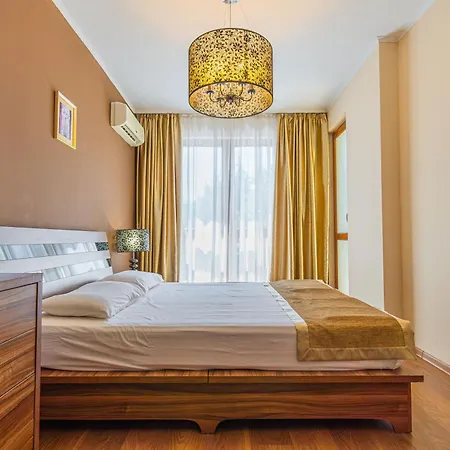 Апартхотел голдън лайн 4*
